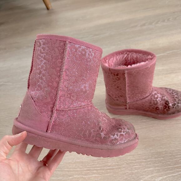 UGG Girls Toddler Classic II Glitter Leopard Print Pull On Pink Boots - Picture 1 of 6